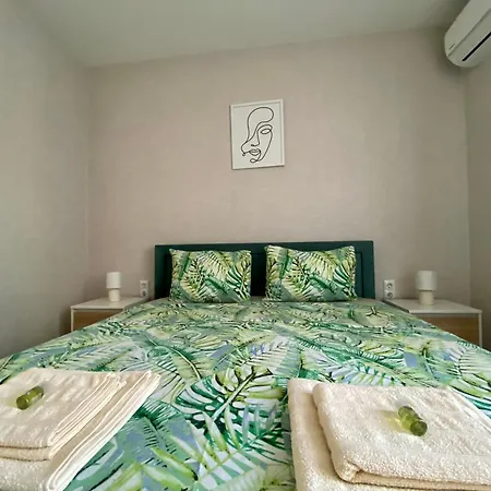 Avrora Apartment