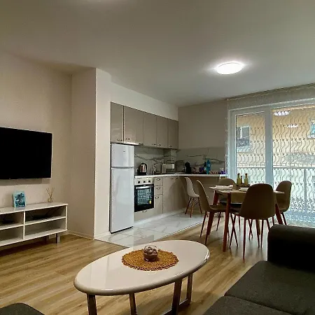 Avrora Apartment Warna