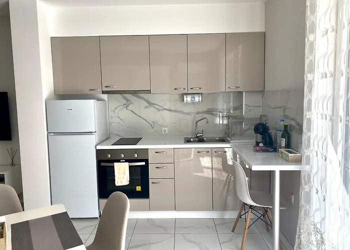 Апартаменти Avrora Варна